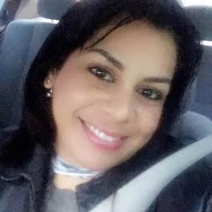 Meet your Posher, Aracelis